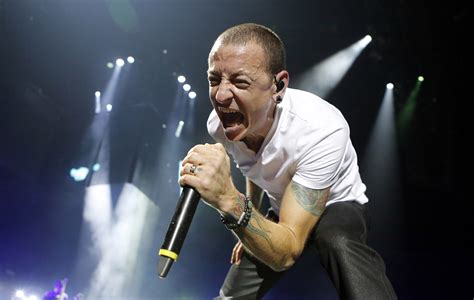 Linkin Park Fans Pay Tribute To Chester Bennington On The Fourth