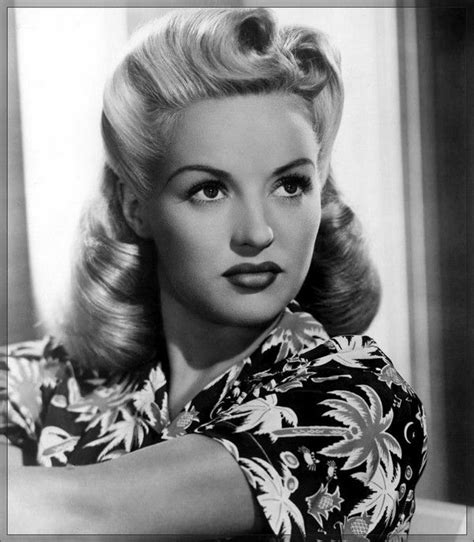 Unique 50s Hairstyles For Young Women Side Part Girls Long Aubtle Layers From The Back Of Her Head