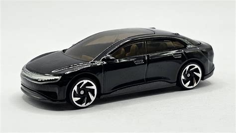 Машинка Базова Hot Wheels Lucid Air Factory Fresh HKK Black купити в інтернет магазині