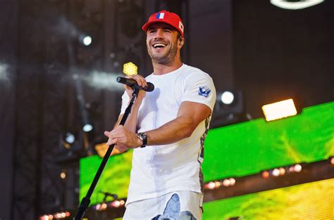 Sam Hunt Unveils Summer Tour Dates Reveals New Single Coming Feb 1 Billboard Billboard