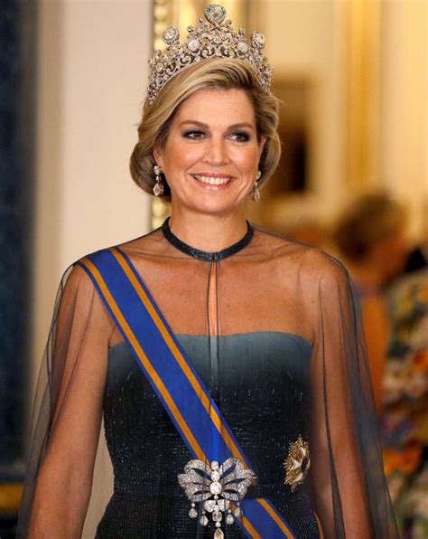 Máxima De Holanda Joyas Tocados Y Vestido De Gala Para Su Maleta De