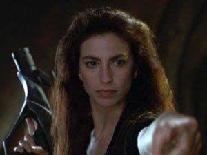 Aeryn Sun Farscape S Pivotal Character Farscape Continues Claudia