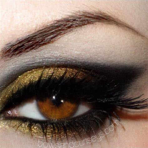 1000+ images about Egyptian eye makeup on Pinterest | Egyptian eye makeup, Blue gold and Eyeshadow