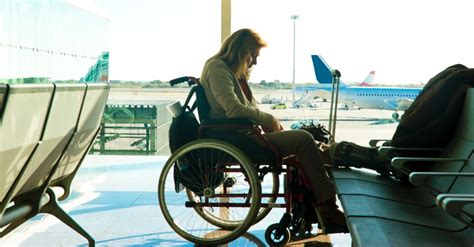 Mulher Cadeirante Em Aeroporto 1417544883687 956x500 Cadeira Voadora