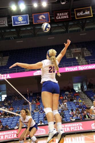 Volleyball Sweeps Lafayette In Conference Opener Gallery