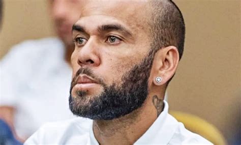 Daniel Alves Paga Fian A E Justi A Da Espanha Autoriza Ex Jogador A