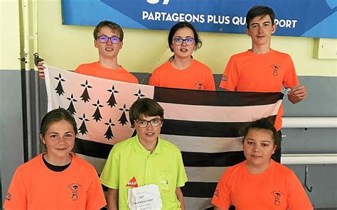 Pl Rin Deux Quipes Du Coll Ge Lequier Au Championnat De France De