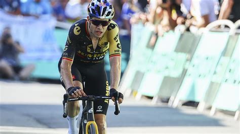 Tour De France Wout Van Aert Quitte La Course Pour Assister La