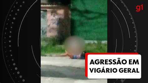 Vídeo mostra PM agredindo mulher em Vigário Geral no Rio Rio de