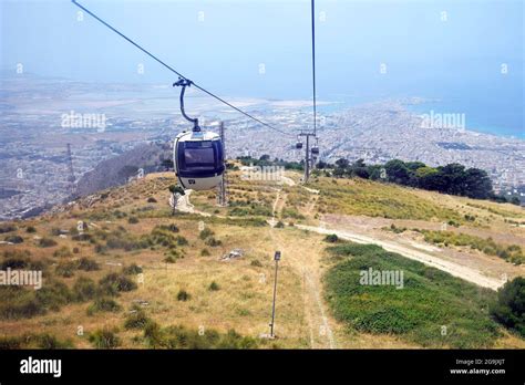 Cable car erice sicily italy hi-res stock photography and images - Alamy