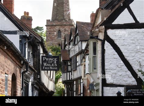 Prince Of Wales Free House Sign 16th Century Timber Framed Period