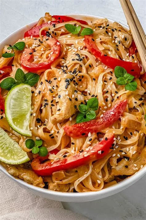 Thai Red Curry Chicken Noodles Red Curry Chicken Noodle Bowls