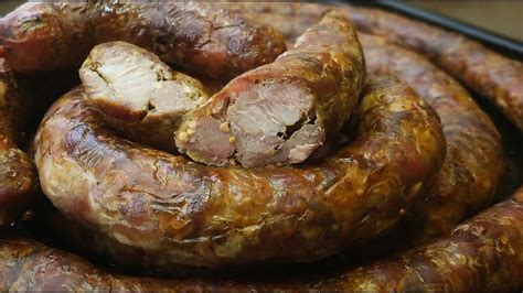 Украинская ДОМАШНЯЯ КОЛБАСА с чесноком / Ukrainian homemade sausage ...