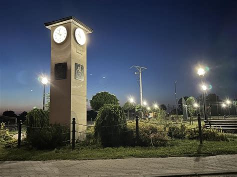 Rozświetlony zegar w Radlnej koło Tarnowa znowu tyka Po tym jak