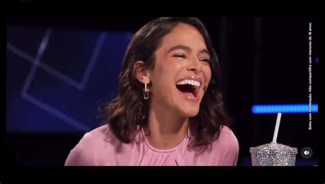 Bruna Marquezine ri ao falar sobre livramento e fãs relacionam a Neymar