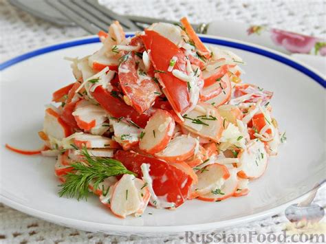 Рецепт: Салат из крабовых палочек, помидоров и сыра на RussianFood.com