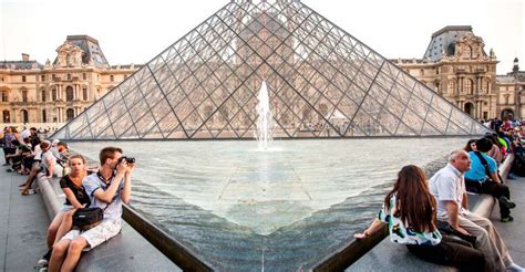 Museo del Louvre: tour guiado con tickets de entrada | GetYourGuide