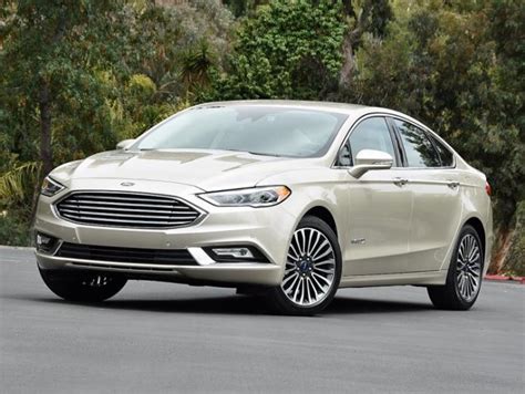 2017 Ford Fusion Hybrid Review