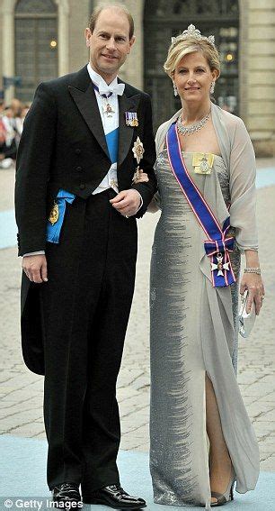 The Earl Of Bucklebury And Countess Carole How The Queen Could Give