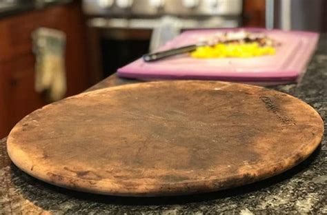 How To Use A Pizza Stone In The Oven 5 Easy Steps Prudent Reviews