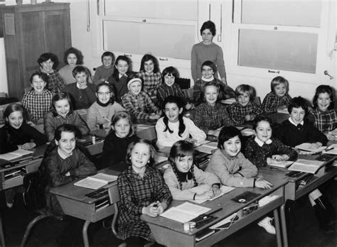 Photo de classe CM2 de 1969 Ecole élémentaire De Filles Copains d avant