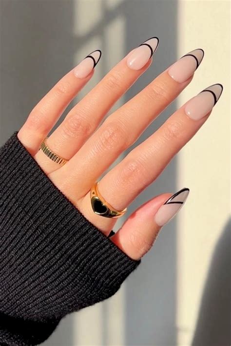 Stunning Black French Tip Nails That You Must Try In