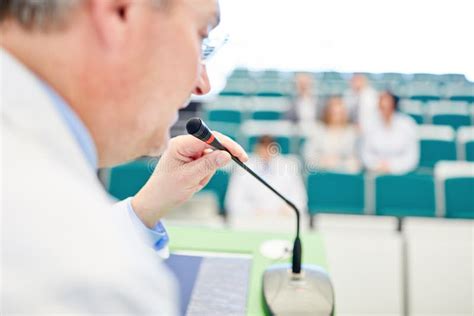 Doctor In Medicine Lecture Stock Image Image Of Learn 132621409