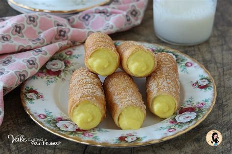 Cannoli Alla Crema Pasticcera Ricetta Dolce Facile E Veloce