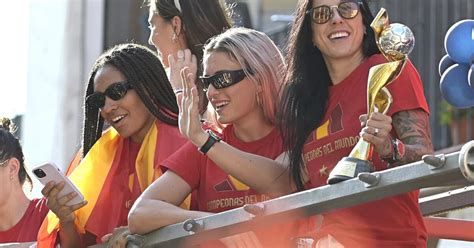 La Selección Femenina De Fútbol Celebra En Ibiza Su Copa De Campeonas Del Mundo Infobae