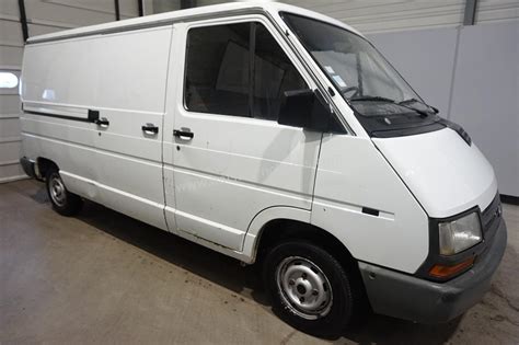 4690 RENAULT TRAFIC T 1100 D 58CV VENTE DE VEHICULES UTILITAIRES ET