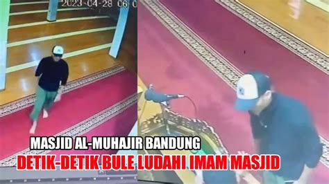 Bule Ludahi Imam Masjid Di Bandung Yang Sedang Putar Murottal Al Qur An