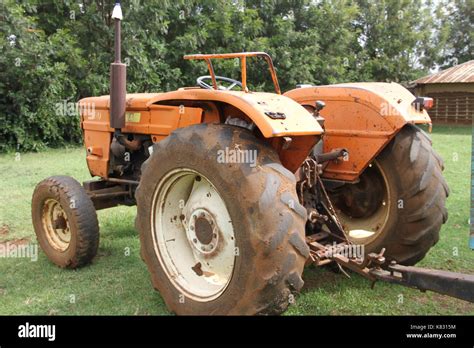 Fiat 450 Tractor Hi Res Stock Photography And Images Alamy