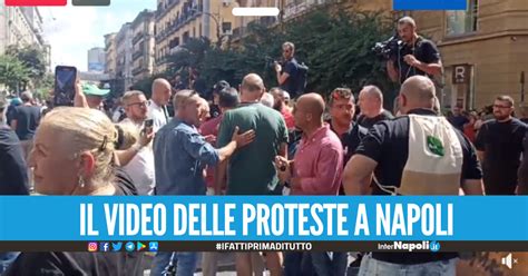 Percettori Del Reddito In Rivolta A Napoli Secondo Giorno Di Proteste