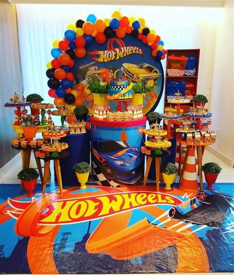 Festa Hot Wheels 70 decorações incríveis para uma festa radical