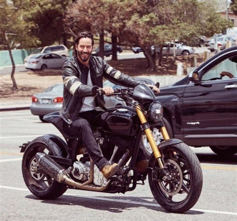 Así es la nueva súper moto que fabrica Keanu Reeves una bestia que