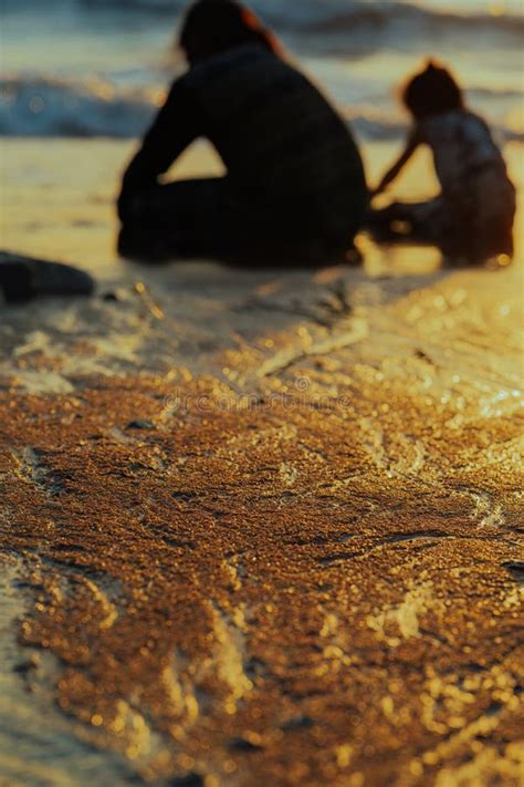 Areia De Praia Texturizada Durante O P R Do Sol Dourado Imagem De Stock