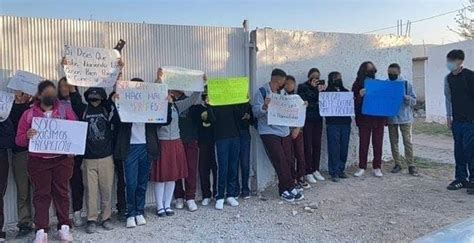 Alumnos Denuncian Despido De Profesor Por Ser Gay En Durango