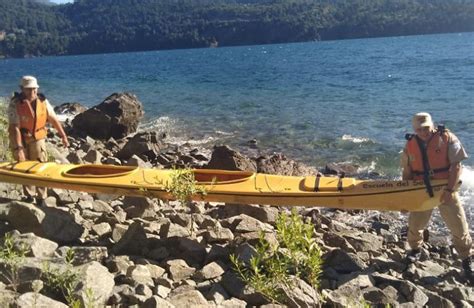 Prefectura Asisti A Dos Kayakistas En San Mart N De Los Andes