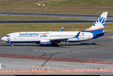 TC SEN SunExpress Boeing 737 8HC WL Photo By Raphael Oletu ID