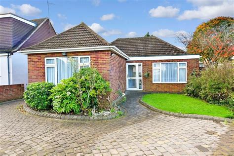 3 Bed Detached Bungalow For Sale In Fairview Avenue Wigmore