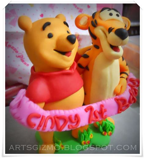 Funtastic Arts-n-Gizmo - Handmade arts and crafts: Winnie The Pooh and Tigger Cake Topper