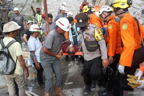 Korban Ledakan Tambang Batu Bara Di Sawahlunto ANTARA News