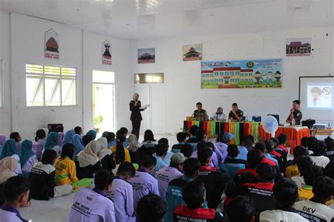 Penyuluhan Hukum Program Jaksa Masuk Sekolah Kenali Hukum Jauhi