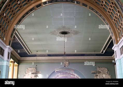Interior Kiyevskaya railway station (Kiyevsky railway terminal ...