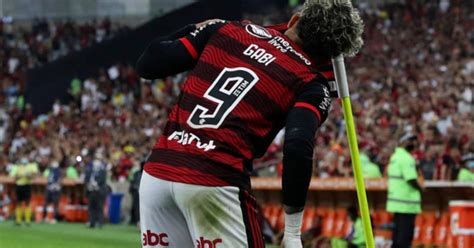 As Maiores Contrata Es Da Hist Ria Do Futebol Brasileiro Esportes