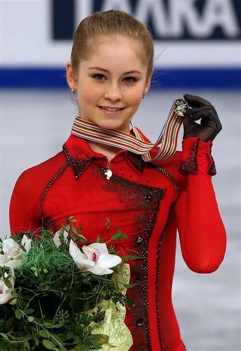 Yulia Lipnitskaya Wins A Gold Medal Figure Skating Dresses Yulia Lipnitskaya Russian Figure