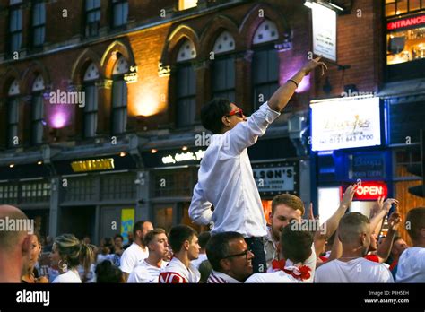 Football Fans Uk Hi Res Stock Photography And Images Alamy