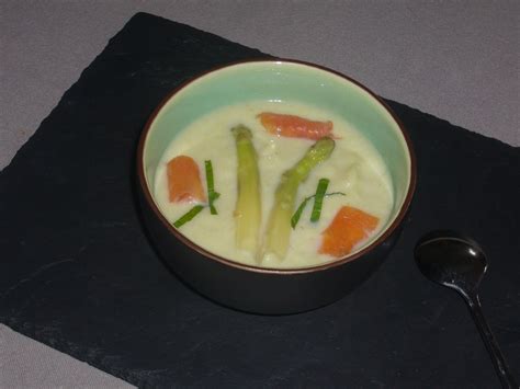 Velouté Dasperges Blanches Au Saumon Fumé Teatime Gourmand