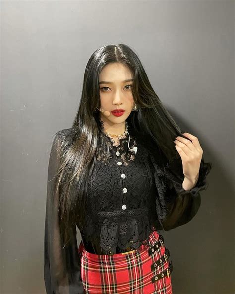 Joystgrm On Twitter In Red Velvet Joy Red Velvet Velvet Fashion Hot Sex Picture