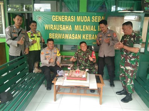 Keakraban Kapolsek Sagaranten Dengan Danramil Saat Momen Dirgahayu Tni